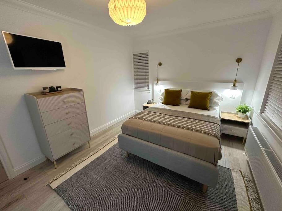 Premium Executive Apartment In Данфермлін Екстер'єр фото