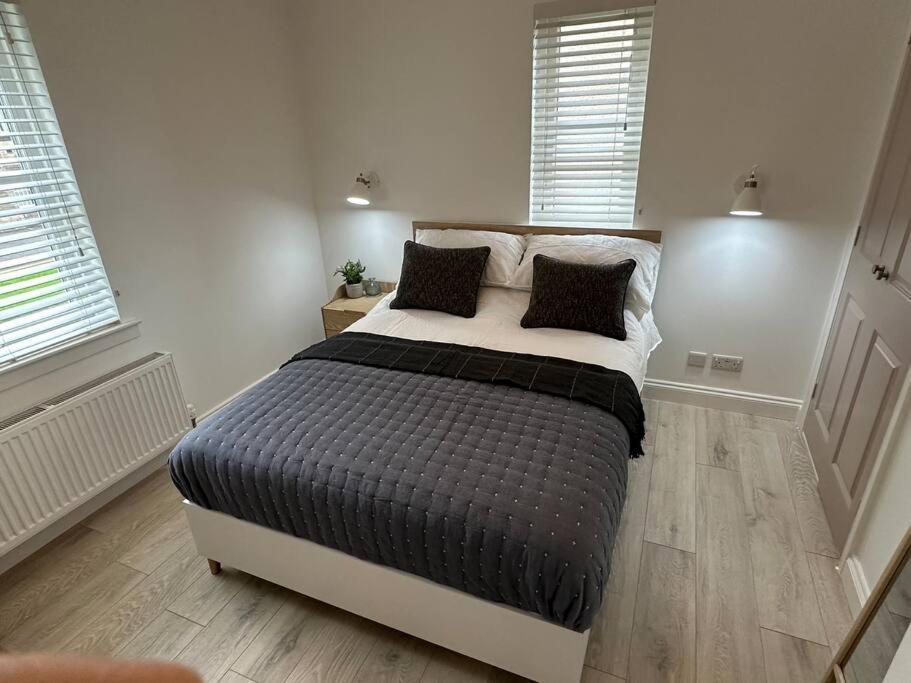 Premium Executive Apartment In Данфермлін Екстер'єр фото