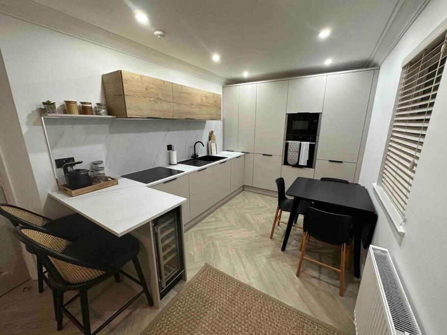 Premium Executive Apartment In Данфермлін Екстер'єр фото