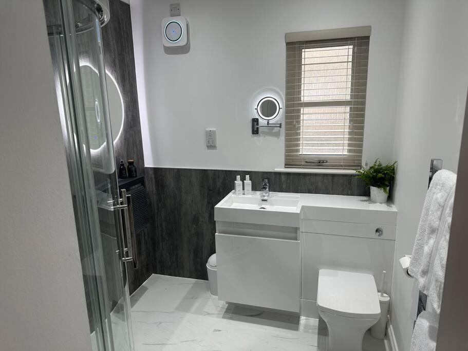 Premium Executive Apartment In Данфермлін Екстер'єр фото
